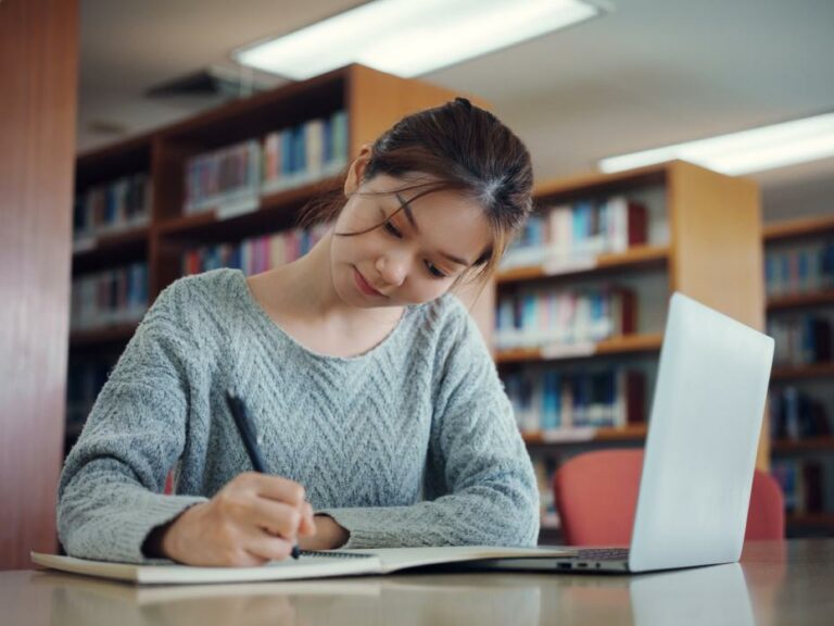 Correctly Writing and Formatting Quotes in Essays